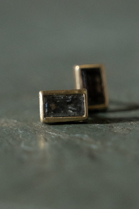 smokey baguette studs