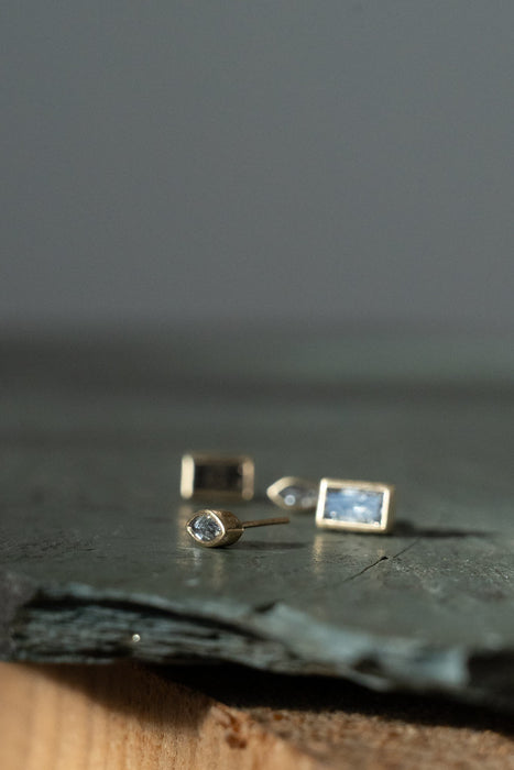 smokey baguette studs